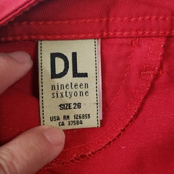 DL 1961 Amanda Skinny Jean in Pout - Picture 8 of 9